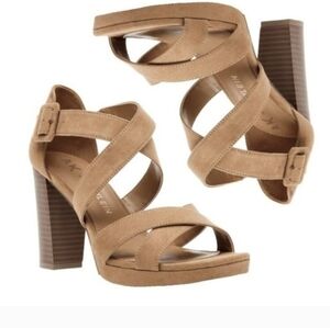 Anne Klein Tan Strappy Heels Never Worn. Size 7
